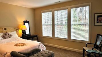 Iron/ironing board, free WiFi, bed sheets