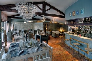 Restaurant - LES MAZETS DES ROCHES (Tarascon)