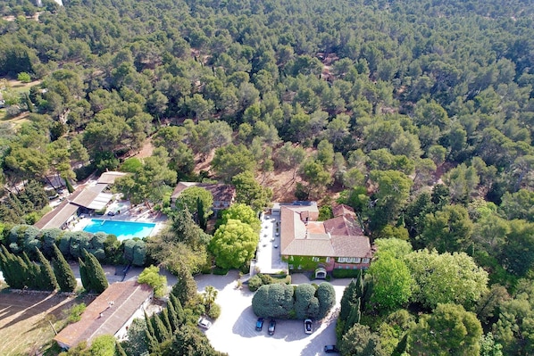 Exterior - LES MAZETS DES ROCHES (Tarascon)