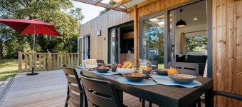 ZEcamping 4* espace bien-être avec jacuzzi et sauna cadre verdoyant