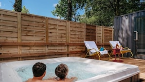 Bain à remous extérieur