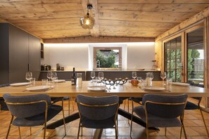 Dining - Rosaline - Ferme 220m2 | Charme | Cheminée | Jacuzzi | Sauna (Les Houches)