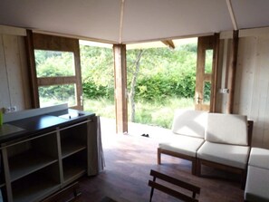 Interior - ZEcamping 3 étoiles familial piscine couverte locatif BBQ 32m2 (Mont-prés-Chambord)