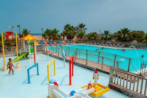ZEcamping 4* à 200m de la plage piscine animaux acceptés salle fitness