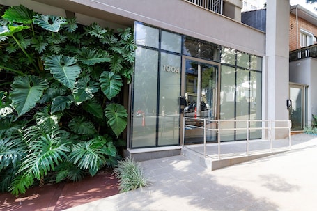 Basic Apartment | Exterior detail