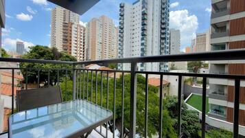 Apartamento | Restaurante al aire libre