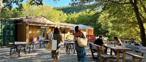 Restauration en plein air