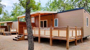 Terrace/patio - ZEcamping 3 étoiles mobil-home TV LV clim 39m2 10 pers (Bauduen)