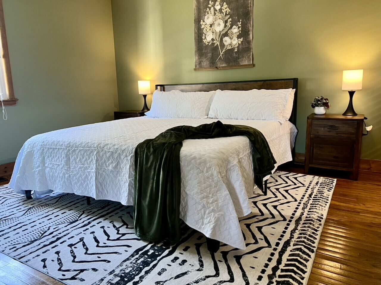 Bureau, fer et planche à repasser, lit parapluie, Wi-Fi gratuit