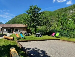 Unclassified image, 5 of 16, button