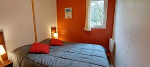 Unclassified image, 2 of 16, button