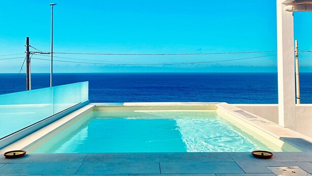 A rooftop infinity pool with a clear view of the ocean. - Villetta Costa Azure - Con Piscina Vista Mare (Castrignano del Capo)