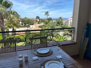 Dining - Newly renovated in 2025 Sea view for 4 people (Linguizzetta)