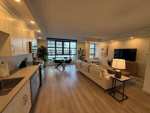 TV, offices - Halifax Waterfront 2 BR/2 Bath with 6 appliances (Halifax)