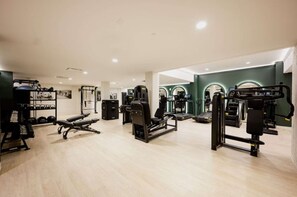 Fitness facility - Contemporary Elegance Paired w/ Quiet Retreat in Historic King Room (Des Moines)