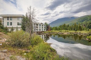 Exterior - Stunning Water & Mountain Views – Walk to Gondola! (Keystone)