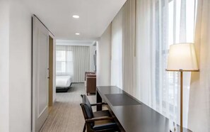 Interior - Chic Stay in the Heart of Des Moines Close to Arena, Shopping, and Dining (Des Moines)