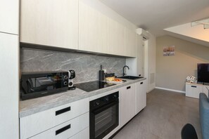 Fridge, microwave, oven, dishwasher