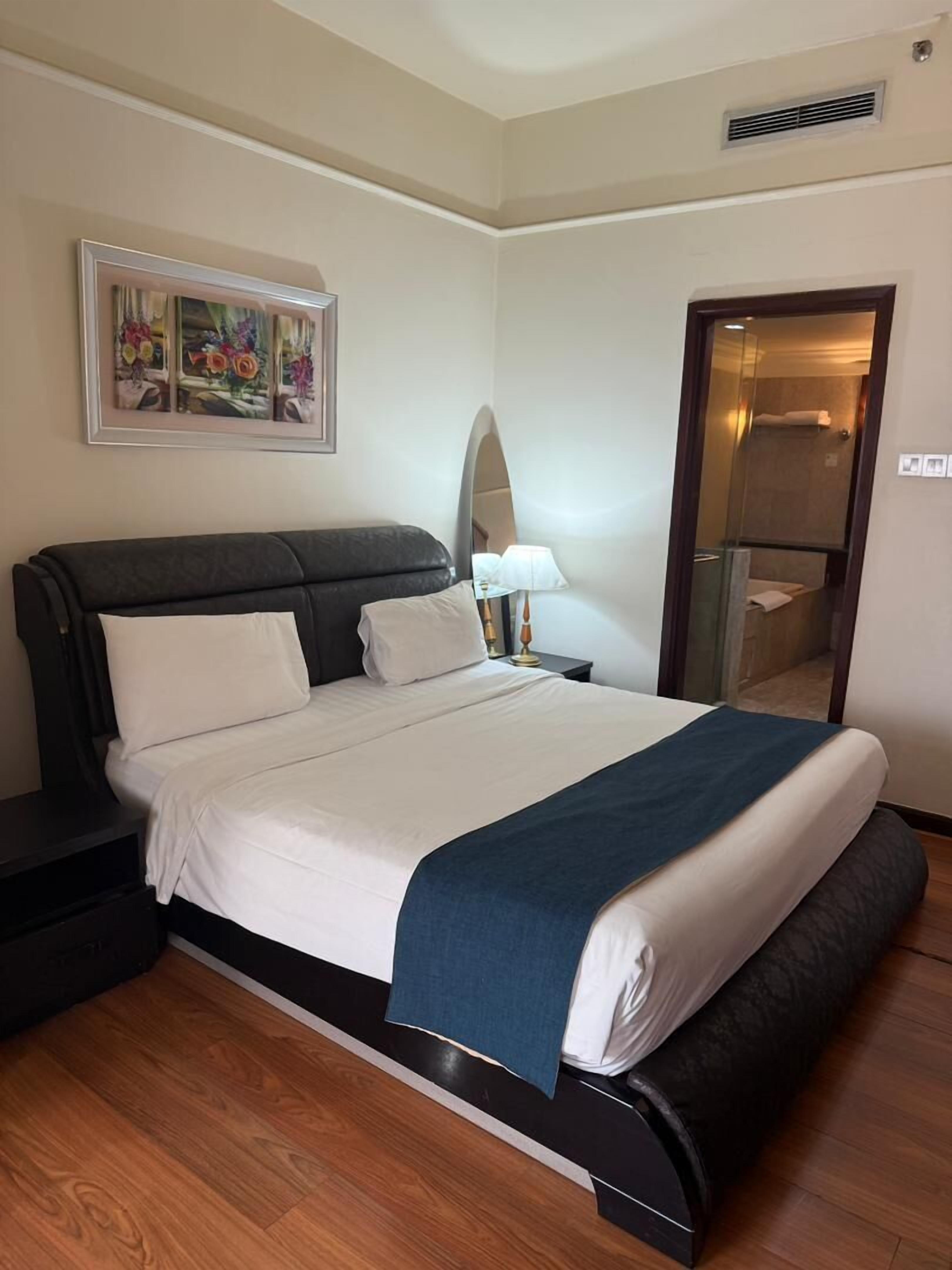 Appartamento Deluxe, vista città | Business center in camera