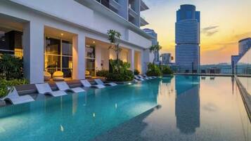 3 piscinas al aire libre