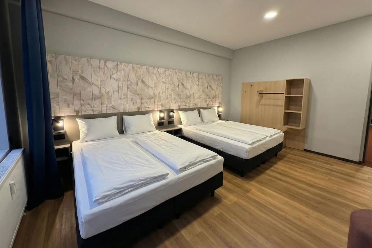 Työpöytä, ilmainen Wi-Fi