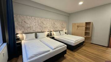 Schreibtisch, kostenloses WLAN