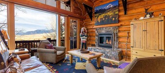 Luxury 3 BDR Condo w/ Sweeping Views