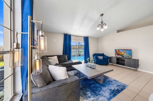 BBQ, Pool Days and Disney Nearby!