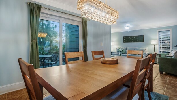 Dining - Heritage Hideaway ~ Sea Pines renovated dog-friendly condo (Hilton Head Island)