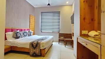 Superior Room | Desk, free WiFi