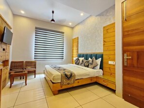 Una scrivania, insonorizzazione, Wi-Fi gratuito