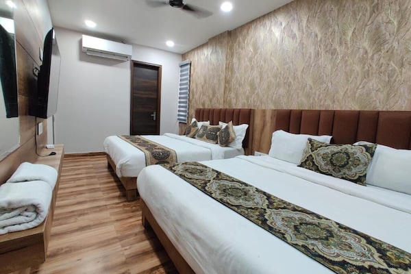 Quarto família | Escrivaninha, quartos à prova de som, Wi-Fi de cortesia