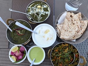 Daily buffet breakfast (USD 300 per person) - Hotel Golden Heaven Inn Amritsar (Amritsar)