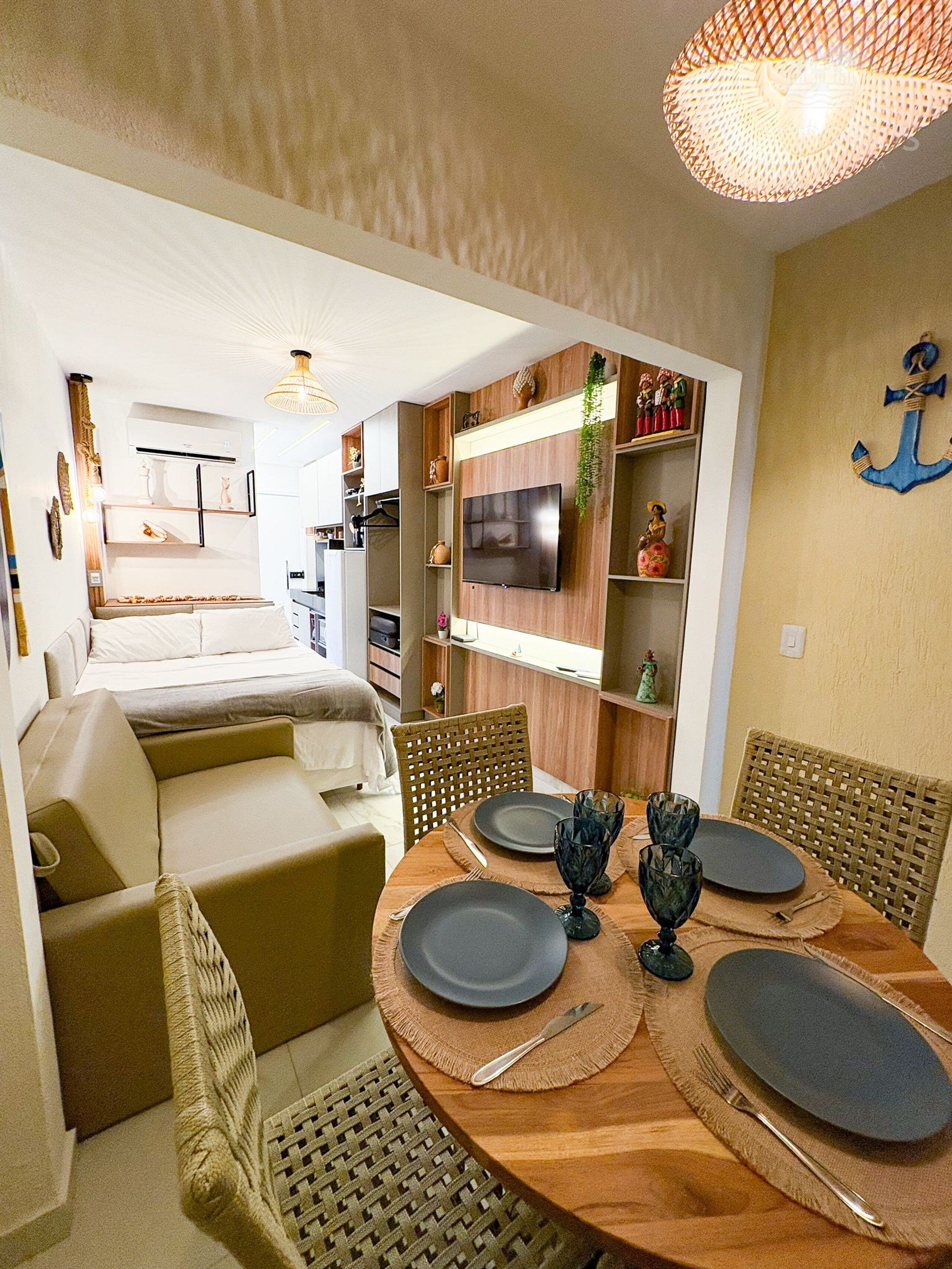 Comfort Studio | Dining