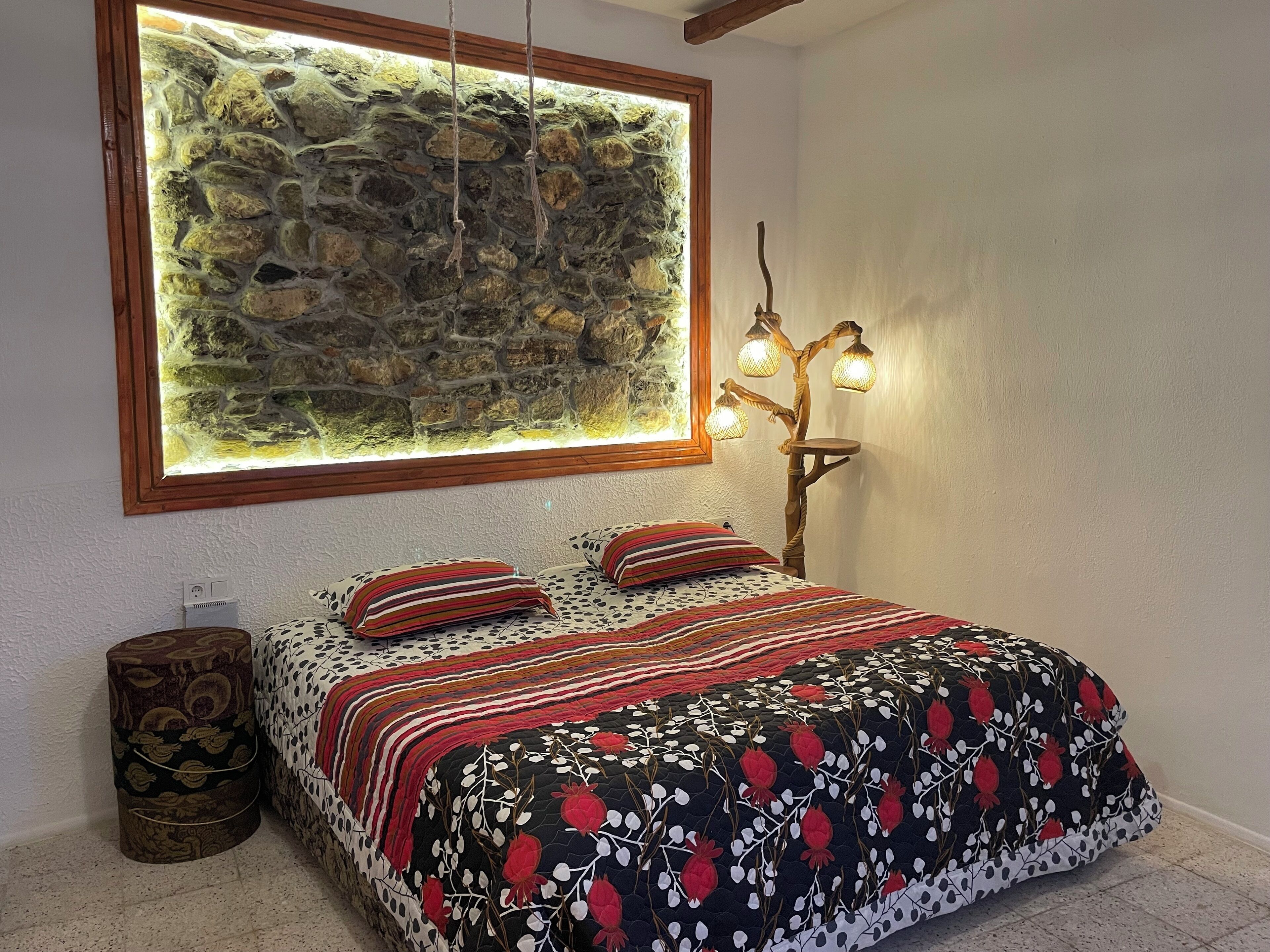 Doppel- oder Zweibettzimmer, Terrasse, Bergseite | Schreibtisch