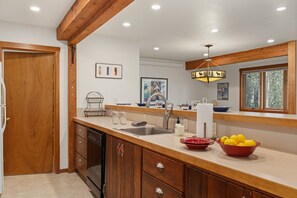 Private kitchen - Outpost: Sagebrush 1312 - Aspens Location! (Wilson)