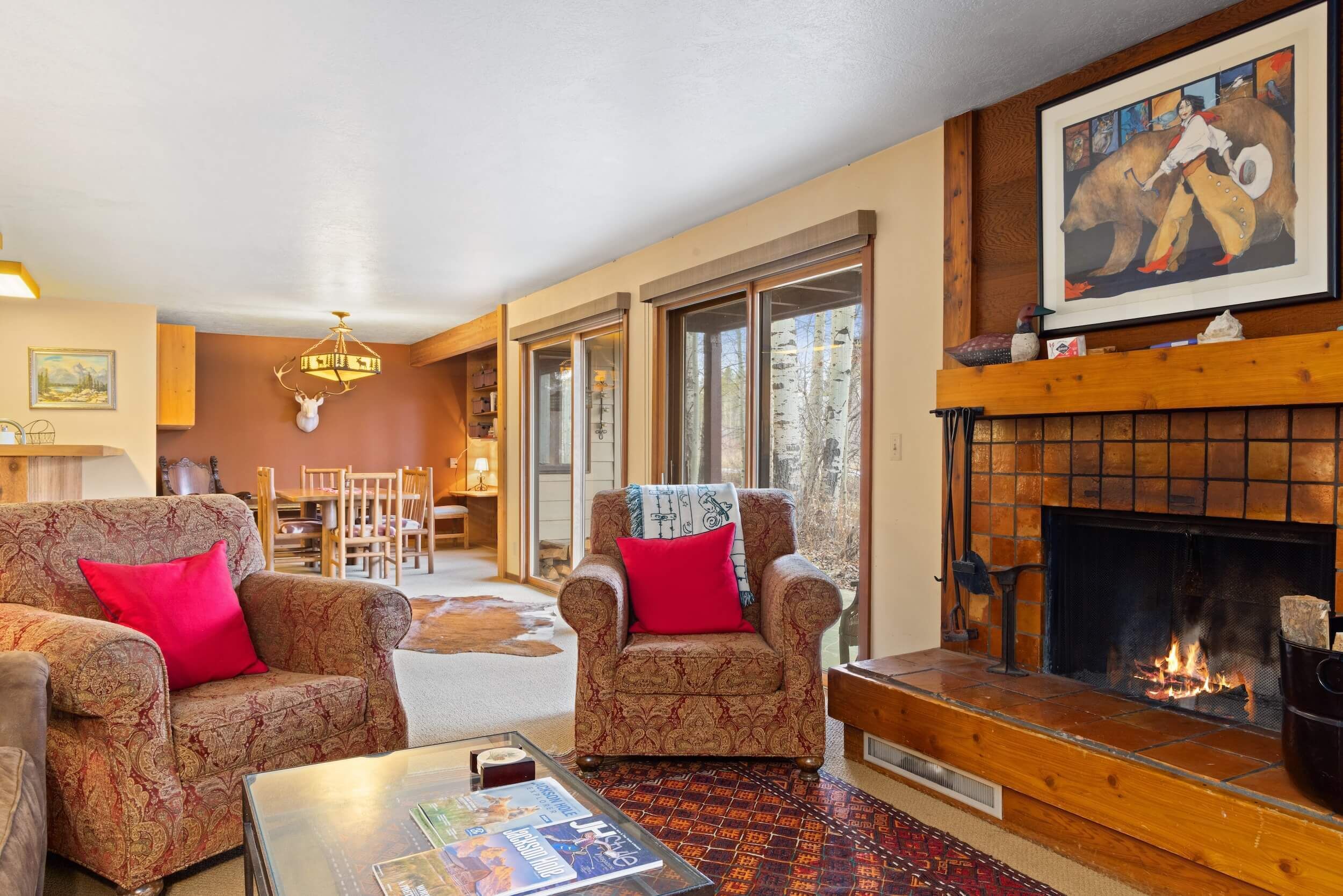 Smart-tv en een open haard