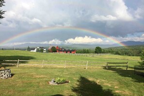 المنطقة المحيطة بالمنشأة