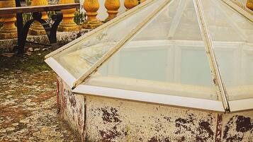 Familierom, byutsikt | Terrasse/patio