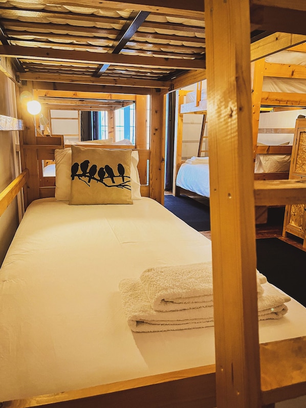 Shared Dormitory, Balcony, City View | Iron/ironing board, free WiFi - Very Typical - Alojamento Local (Elvas)