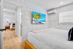 Premium bedding, down duvets, pillow-top beds, iron/ironing board - Azul Resort Siesta Key (Siesta Key)