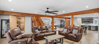 Spacious Hendersonville Mountain Getaway