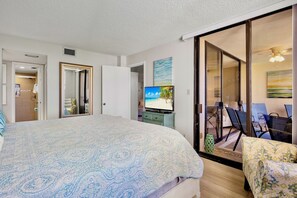 2 bedrooms, iron/ironing board, free WiFi, bed sheets - Gulf and Bay Club Unit C209 (Siesta Key)