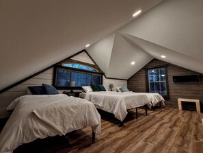 WiFi, bed sheets - Hummingbird Hollow | Private Forest Retreat (Irvine)