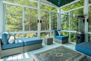 Télévision, cheminée