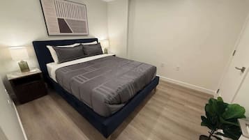 Ferros/tábuas de passar roupa, Wi-Fi, roupa de cama