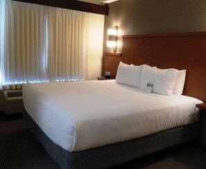 Room - Bright Hotel Suites w/ Breakfast Near Aquarium & Downtown Corpus Christi (Corpus Christi)