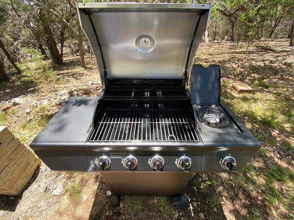 المنطقة المحيطة بالمنشأة