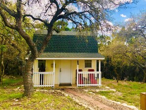 Exterior - Oak Crest Haus between New Braunfels & Canyon Lake (New Braunfels)