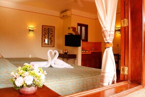 Suite, Multiple Beds, Balcony, City View | Iron/ironing board, free WiFi, wheelchair access - HOTEL MAELA (Oaxaca de Juárez)